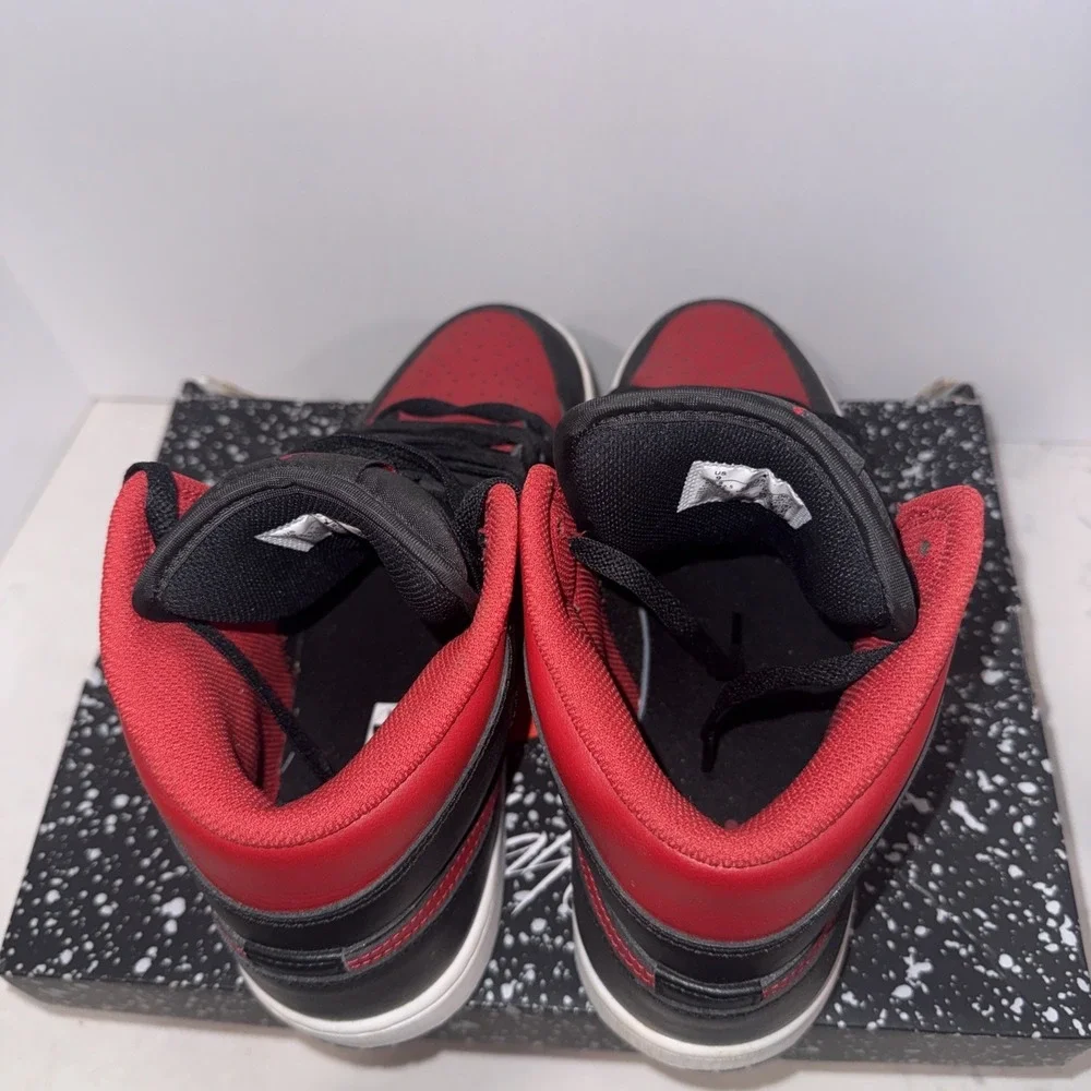 Nike Air Jordan 1 Mid Banned Bred 2020 Size 9 Men's 554724-074 EXCELLENT